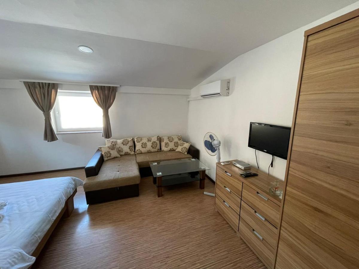 Motel "Kula" Cazin Εξωτερικό φωτογραφία