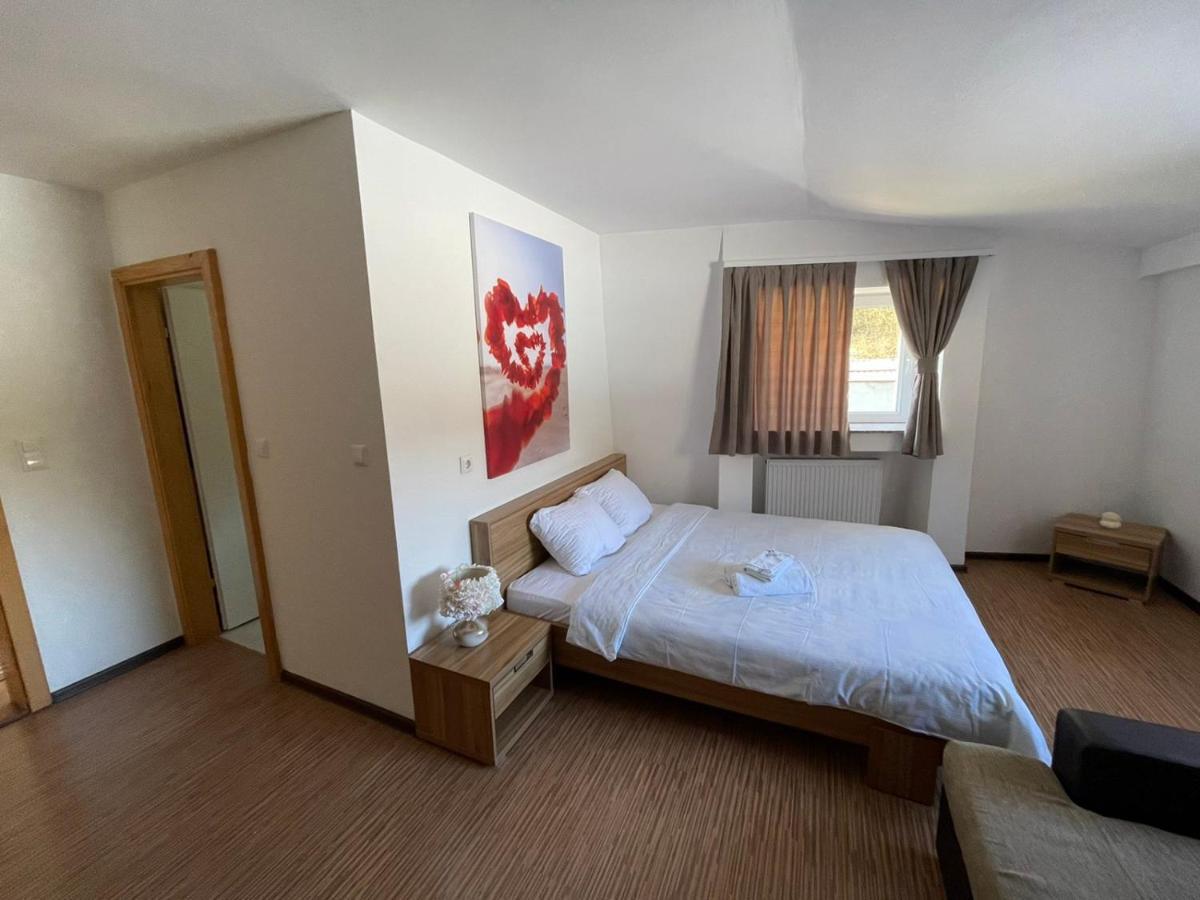 Motel "Kula" Cazin Εξωτερικό φωτογραφία