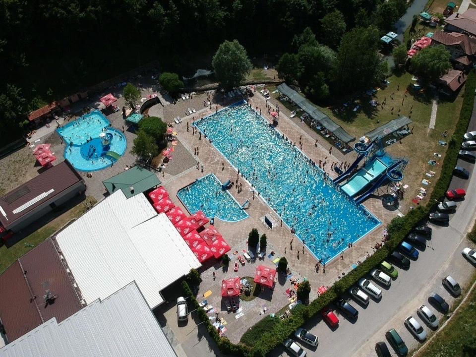 Motel "Kula" Cazin Εξωτερικό φωτογραφία