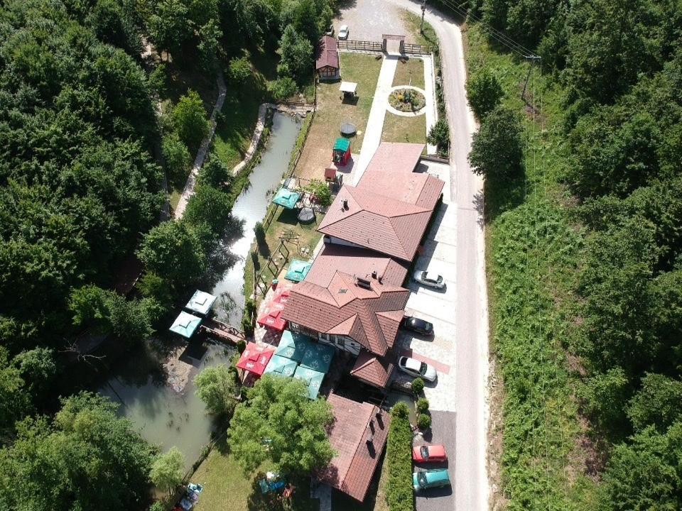 Motel "Kula" Cazin Εξωτερικό φωτογραφία