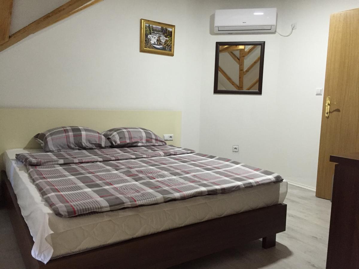 Motel "Kula" Cazin Εξωτερικό φωτογραφία